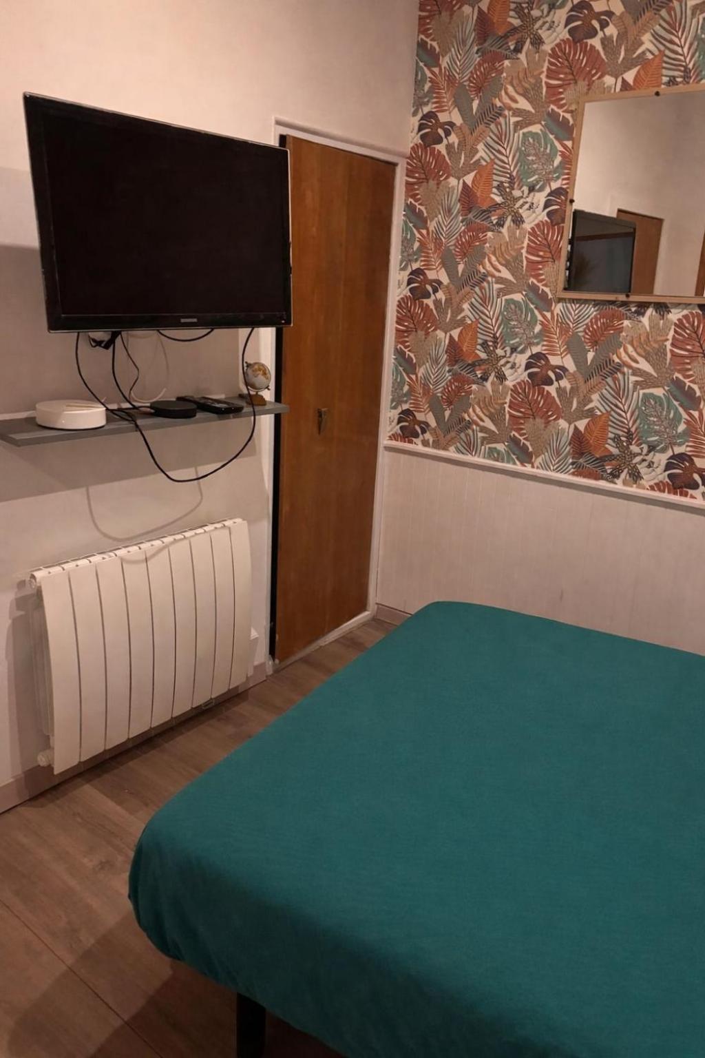 Cozy Equipped And Parking - Center Apartment *