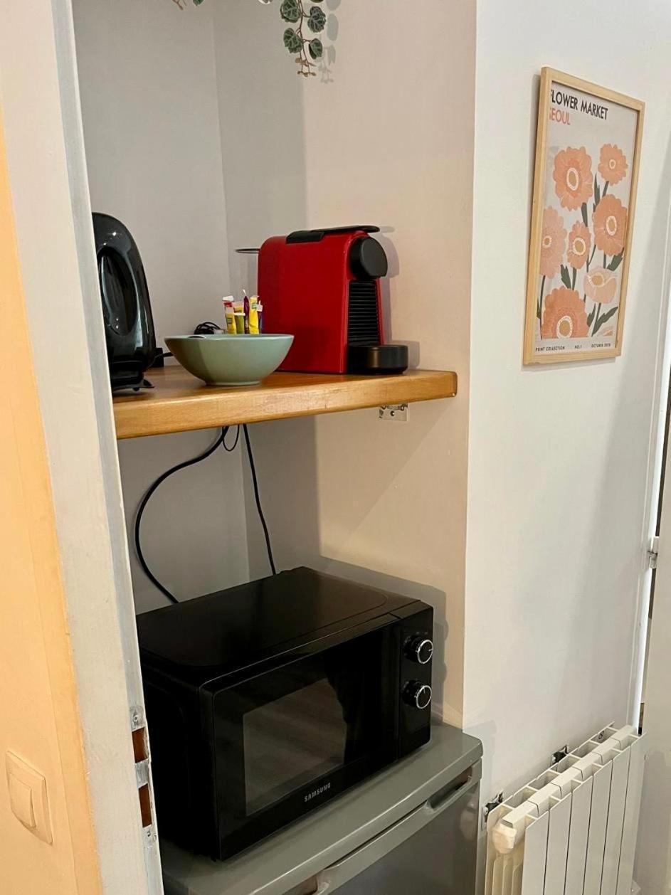 Cozy Equipped And Parking - Center Apartment